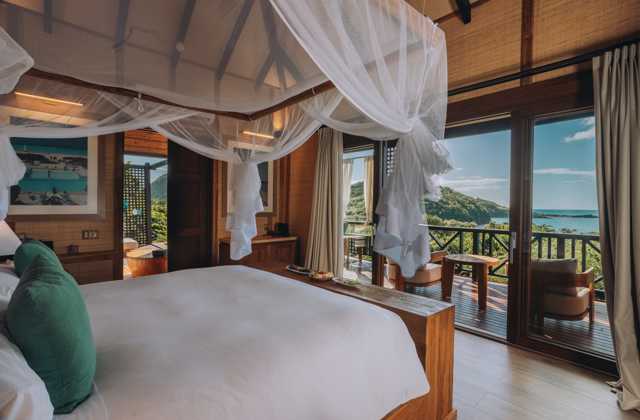 Hillside Ocean Pool Villa